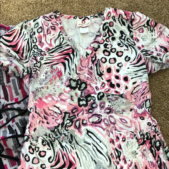 Nursing scrubs - Picture 2 of 3